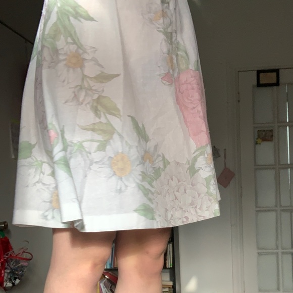 Floral vintage dress w/ square neck - Picture 5 of 9